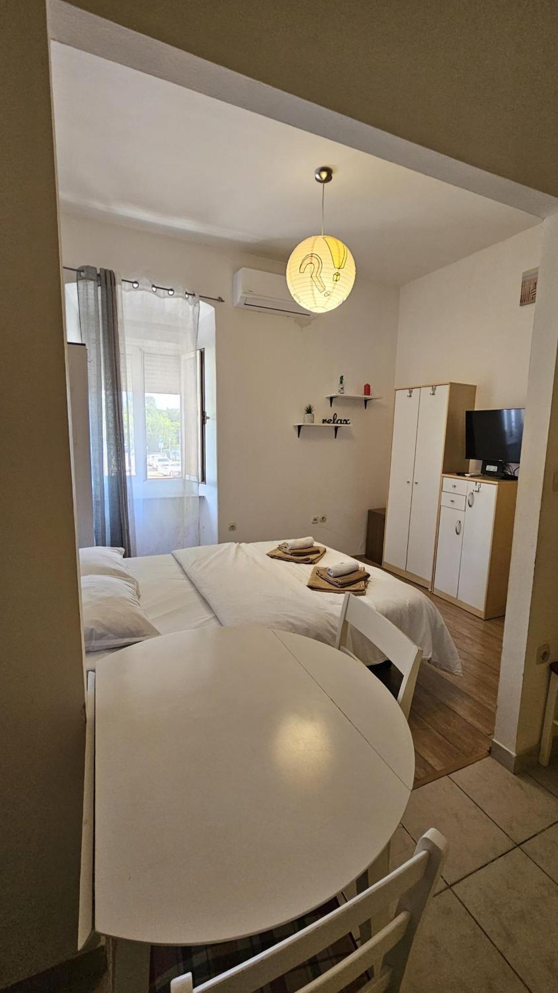 Studio Apartment Kiki For 2, Near Old Town & Beach, Free Wifi Zadar Exterior photo